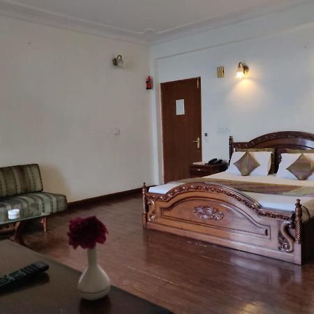 Hotel Blossom Shimla Zewnętrze zdjęcie
