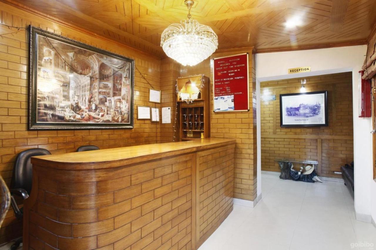 Hotel Blossom Shimla Zewnętrze zdjęcie